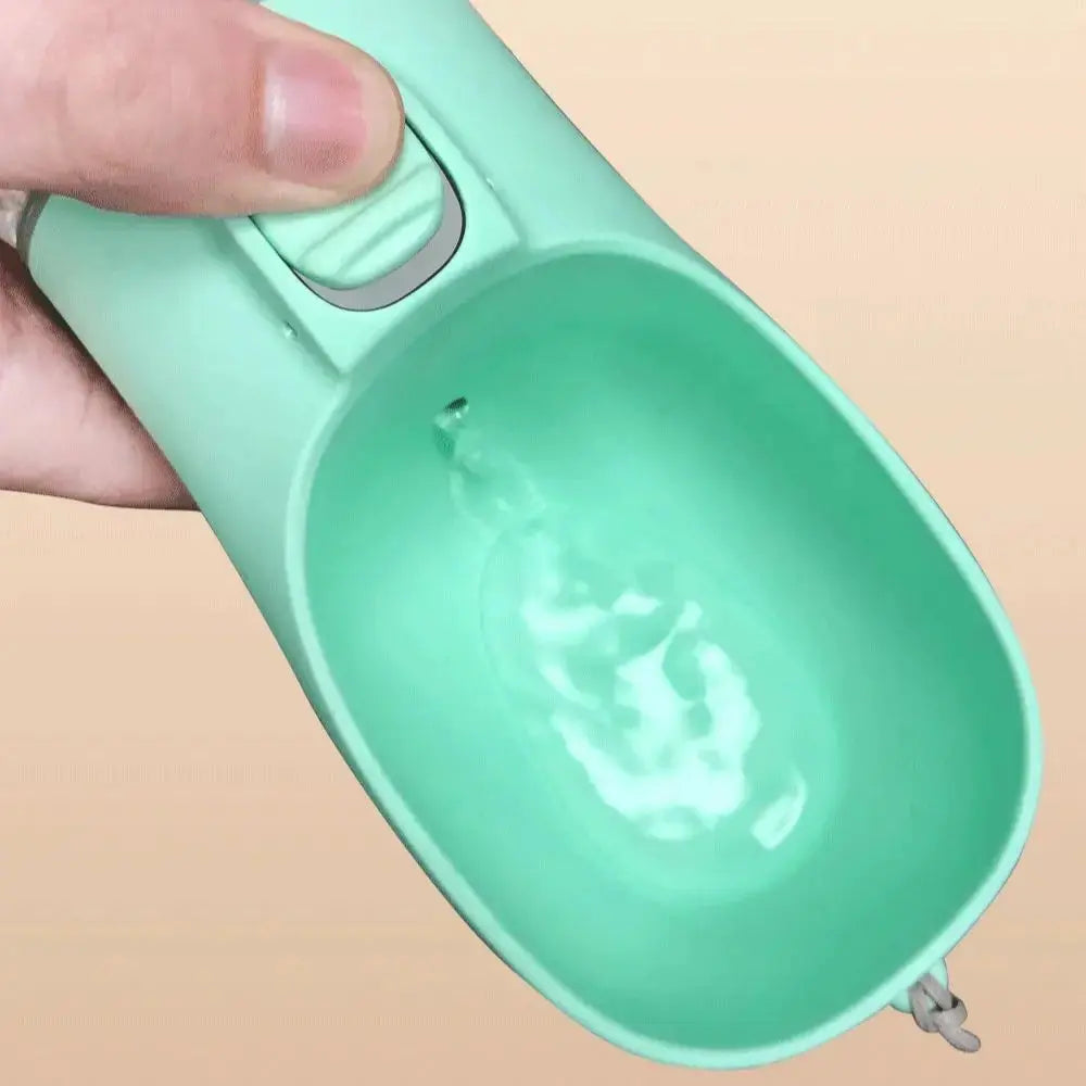 Auslaufsichere Hundewasserflasse