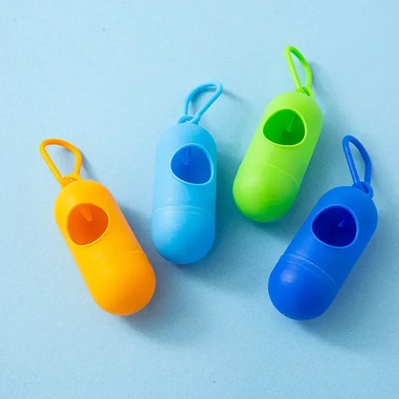 Kompakter Beutelspender für Gassi-Gänge mit Hund